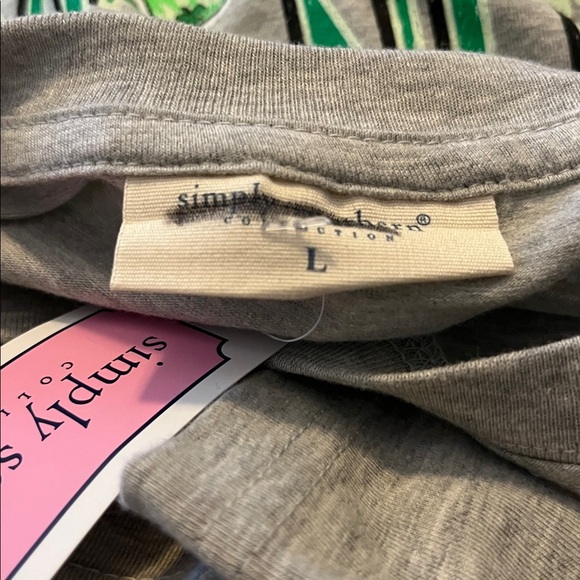 Simply Southern “Feeling Lucky” Large. Grey - Picture 3 of 3